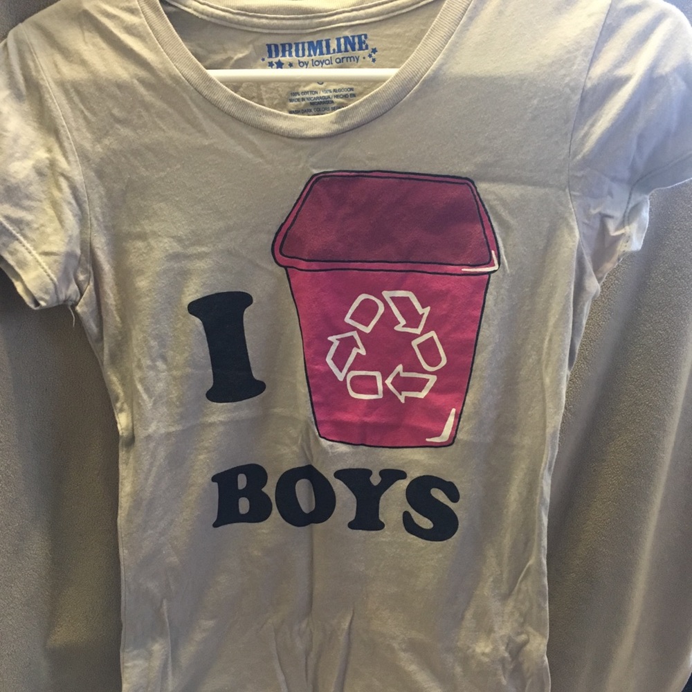 “I ♻️ boys” T-shirt